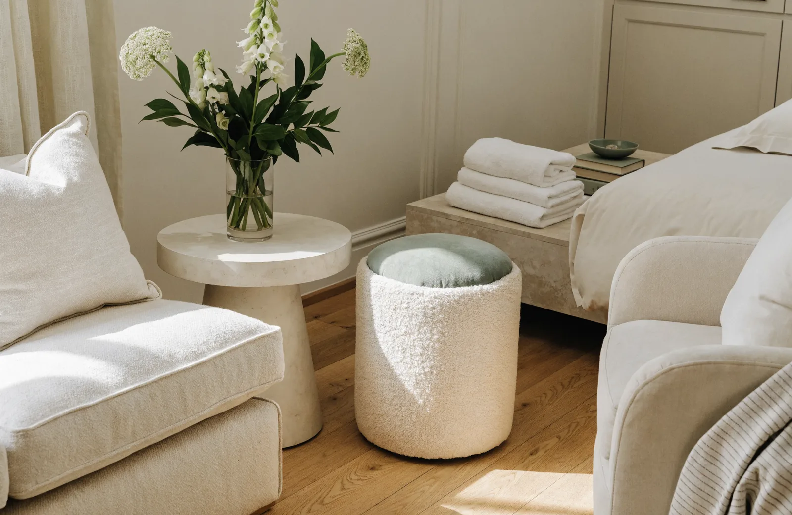 Salon lumineux et soigné d'un logement Airbnb à Metz — ambiance illustrative